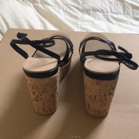 Colin Stuart Wedge Sandal in Size 7.5 - Picture 3 of 5